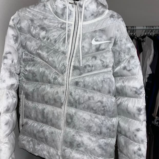 나이키 경량패딩 화이트