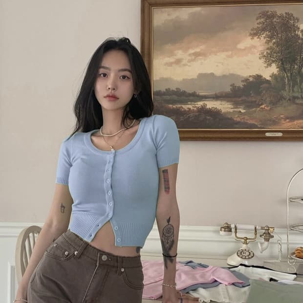 (새상품급) 페일제이드 크롭 니트