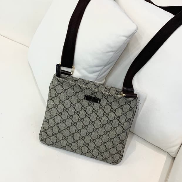 구찌 GG 수프림 메신저백 (정품)