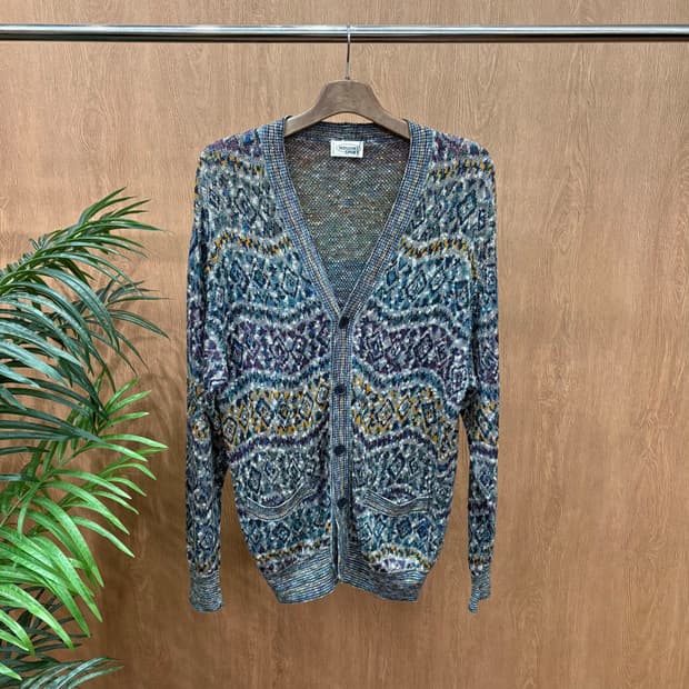 미쏘니 스포츠 브이넥 긴팔 니트 가디건 자카드 패턴 디테일 루즈핏 차콜