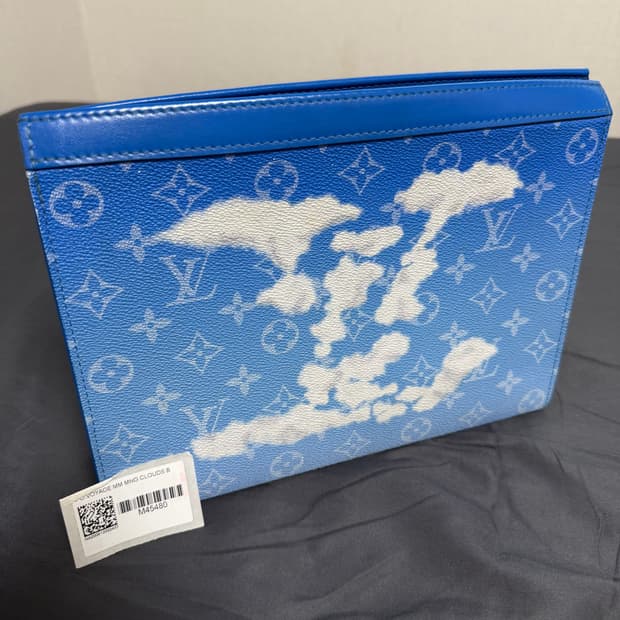 [새상품급.정품] 루이비통 클라우드 보야주 클러치