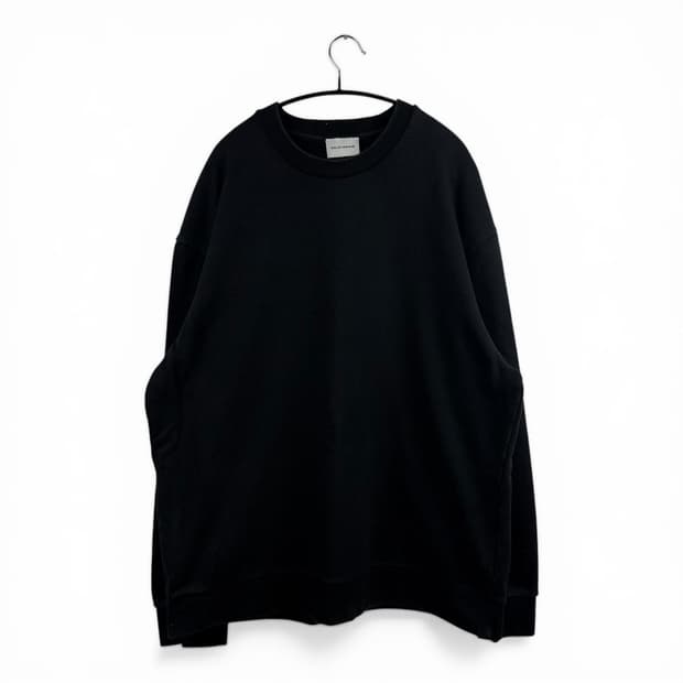 (110) 솔리드옴므 LOVE 백로고헤비웨이트 맨투맨 블랙