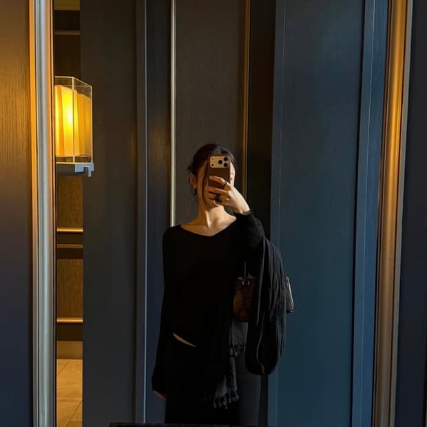 게드 V넥 니트 블랙 (새상품, 택O)