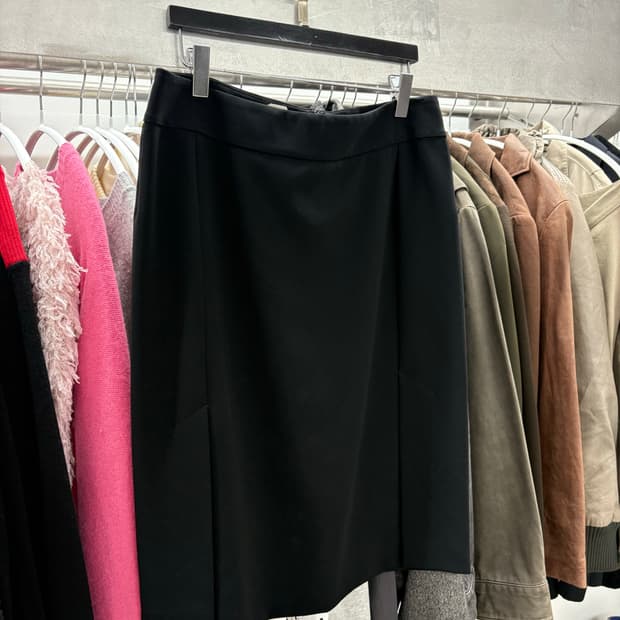 Max Mara 옆트임 미디 스커트