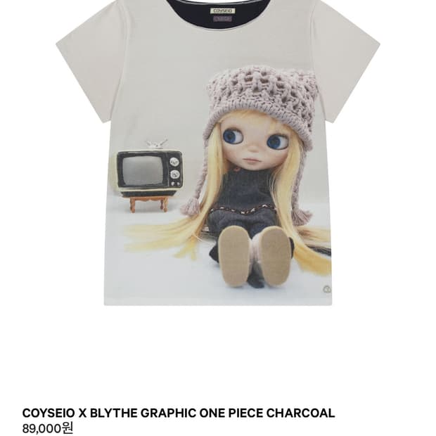 급처)COYSEIO X BLYTHE GRAPHIC ONE PIECE 차콜