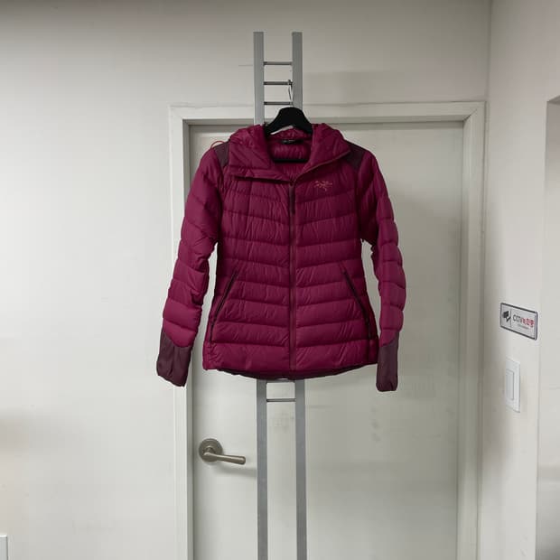 아크테릭스 세륨 패딩 M(W)