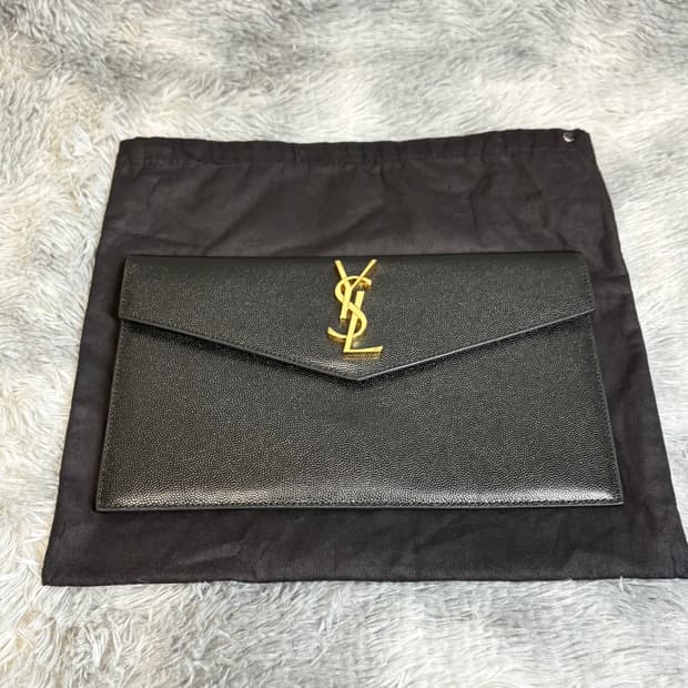 입생로랑 업타운 클러치 금장 새상품급