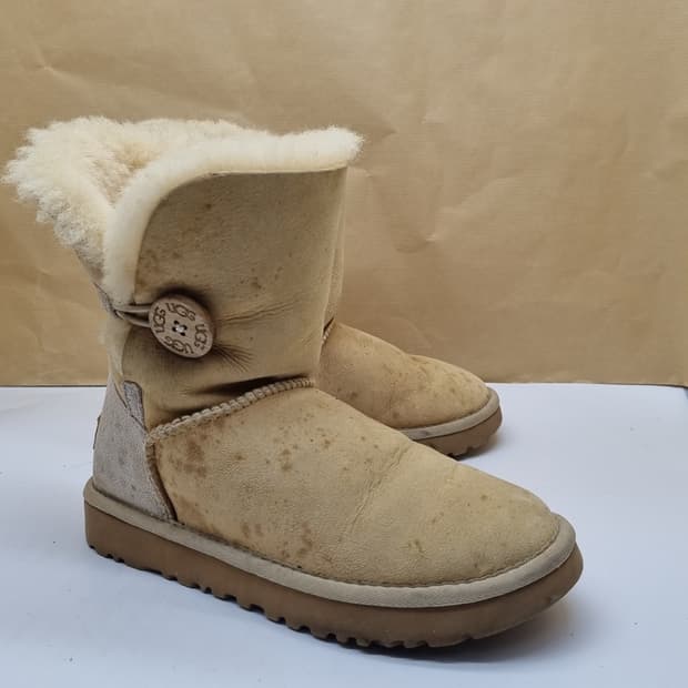 UGG. 어그 베일리버튼 아동부츠210