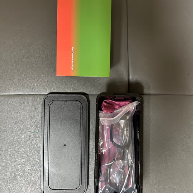 언커먼아이웨어 벅