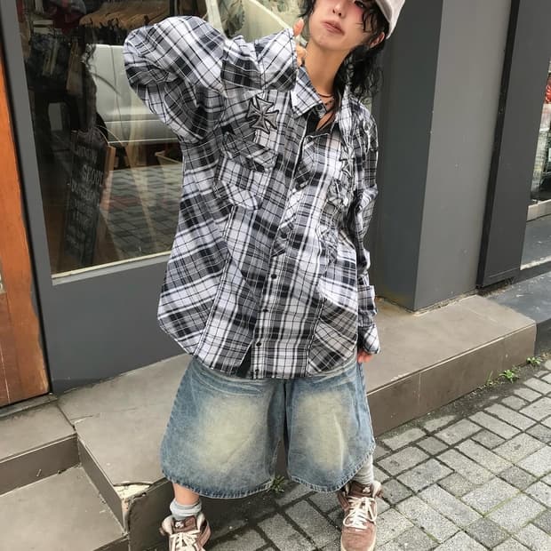 Check Pattern Embroidery Shirt