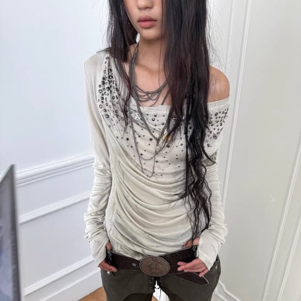 더블펀치 멀티웨어 레트로 프린트 비즈 긴팔티