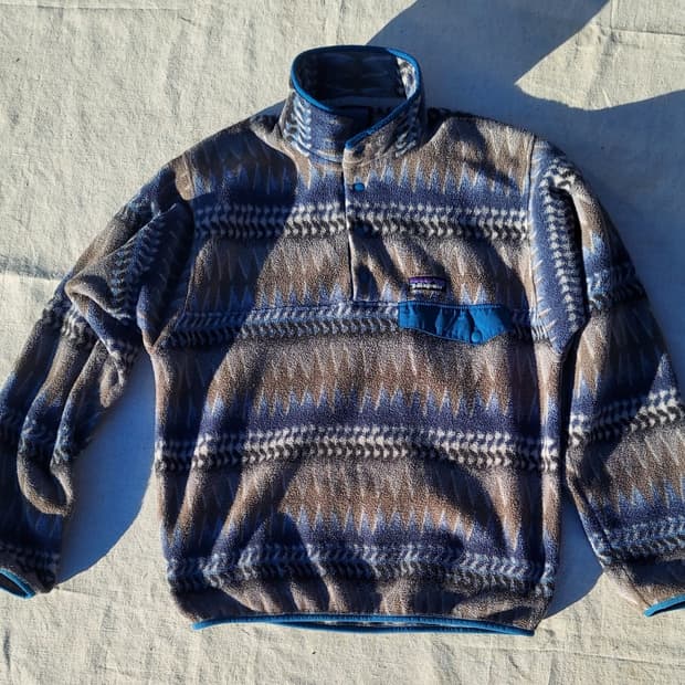 14FW 파타고니아 신칠라 스냅-T 플리스 블루/브라운 아즈텍 패턴