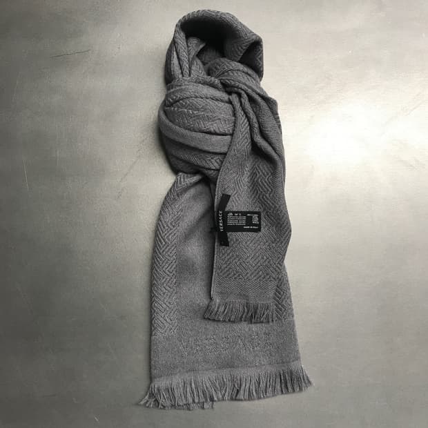 베르사체 메두사 머플러 그레이