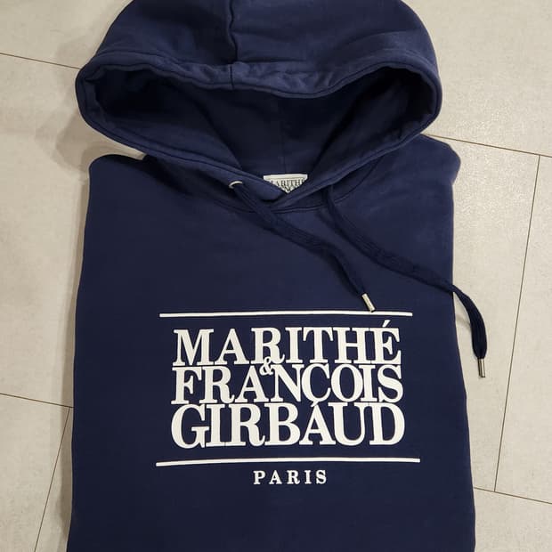 마리떼프랑소아저버.네이비후디