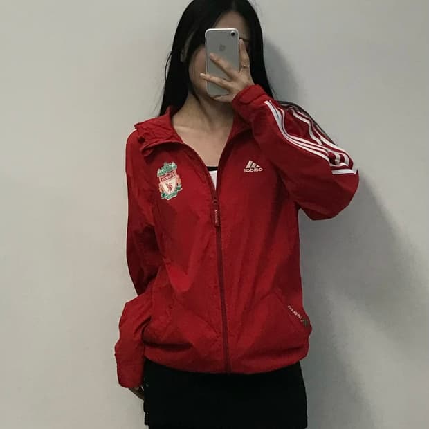 아디다스 리버풀 레드 바람막이 자켓
