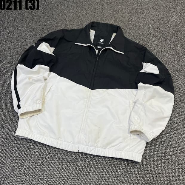 데상트 바람막이 자켓