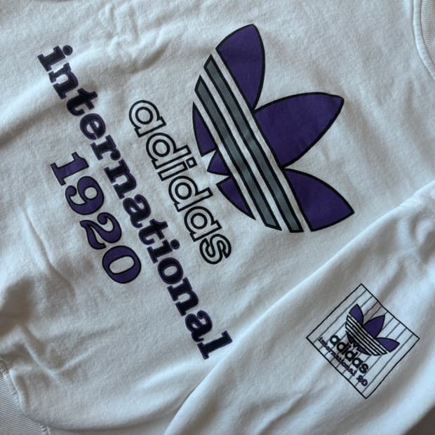 아디다스 오리지널스 빈티지 라인 스웻셔츠