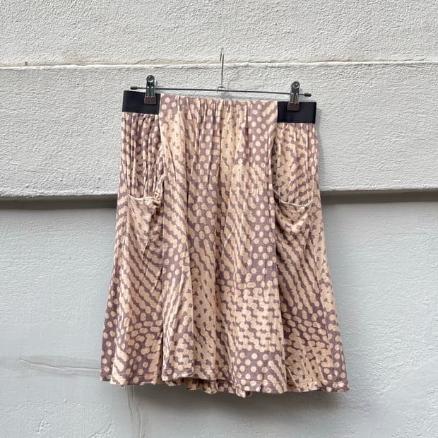 띠어리 도트 스커트