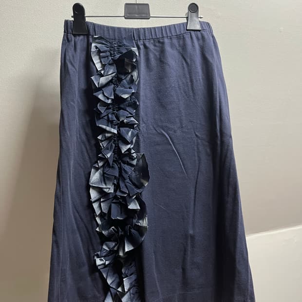  Issey Miyake 프릴 디테일 스커트