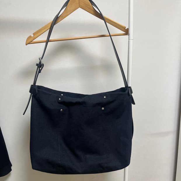 코스 레더 벨트 캔버스 숄더백