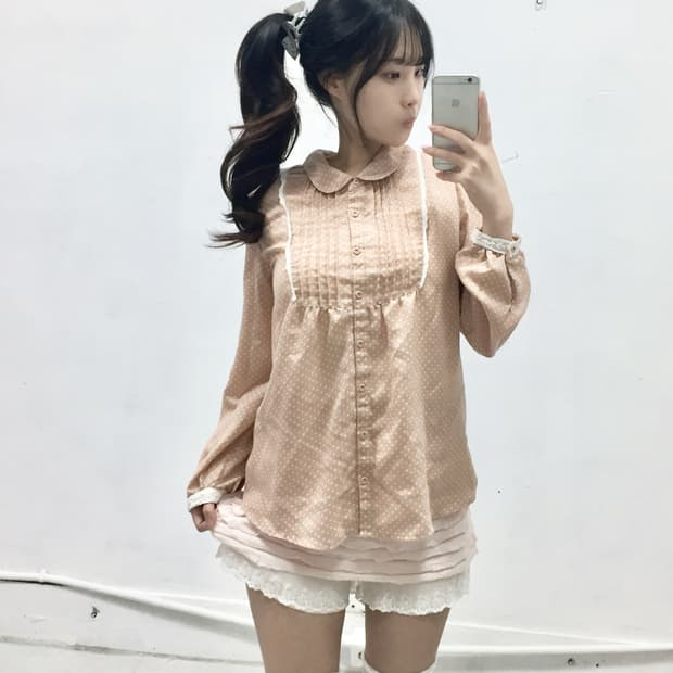 [THE EMPORIUM] 로걀 브라운핑크 도트 블라우스