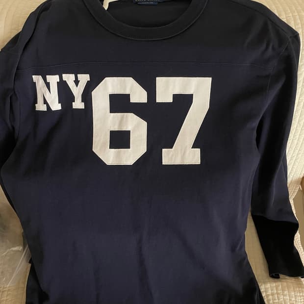 폴로 랄프로렌 25FW NY67패치 헤비웨이트 긴팔 티셔츠 (다크네이비)