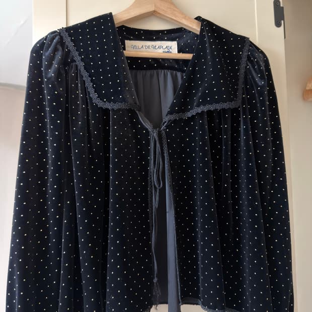 비아플레인 벨벳 도트 블라우스