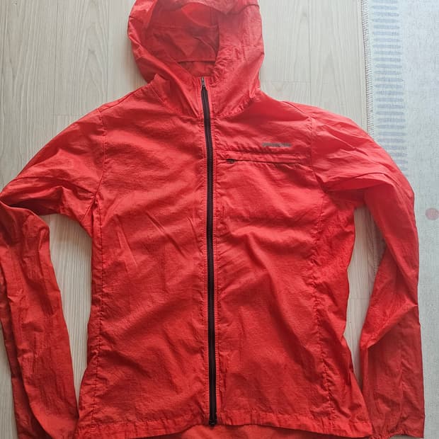 파타고니아 여성 경량 바람막이