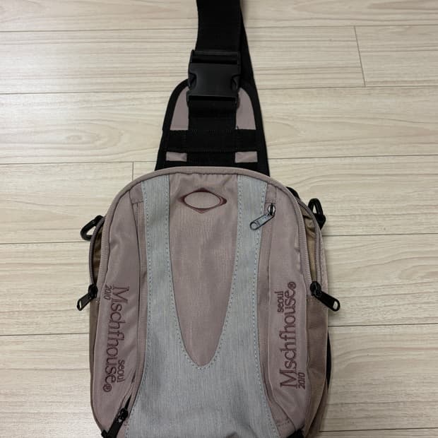 미스치프 롬버스 핑크그레이 슬링백