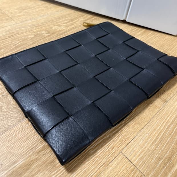 보테가베네타 인트레치아토 위빙 파우치 (블랙)