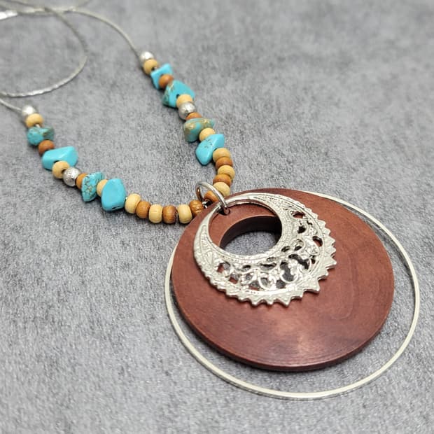 vintage wood necklace