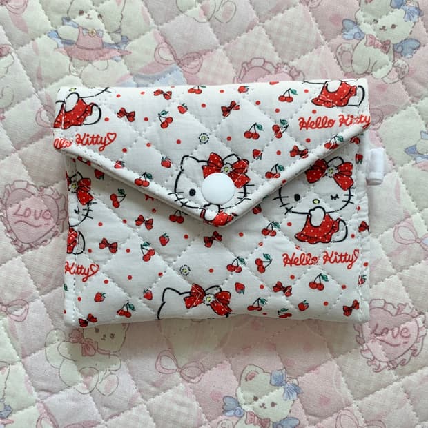 [ 핸드메이드 ] 헬로키티 체리 원단 똑딱이 카드지갑