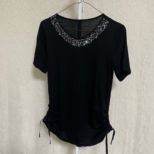 Gabardine K.T 비즈넥 셔링 반팔 탑