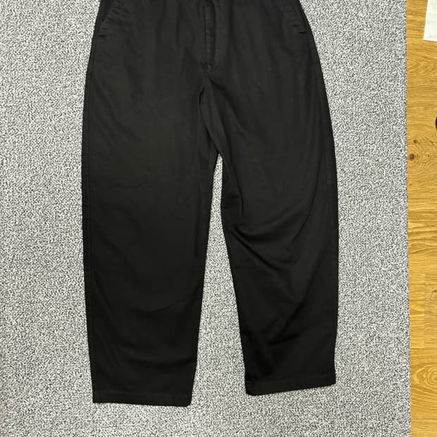 유니클로 와이핏 치노팬츠 블랙 82