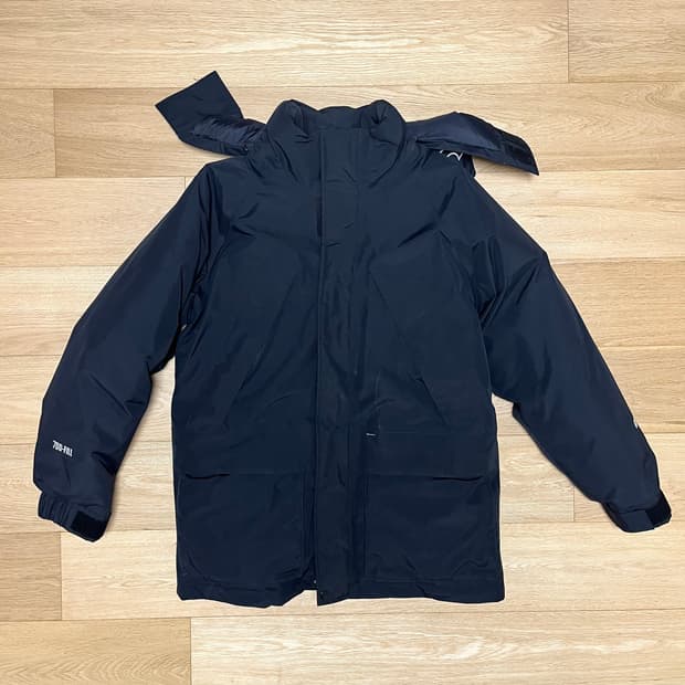 슈프림 18 F/W 고어텍스 700 다운 파카 블랙