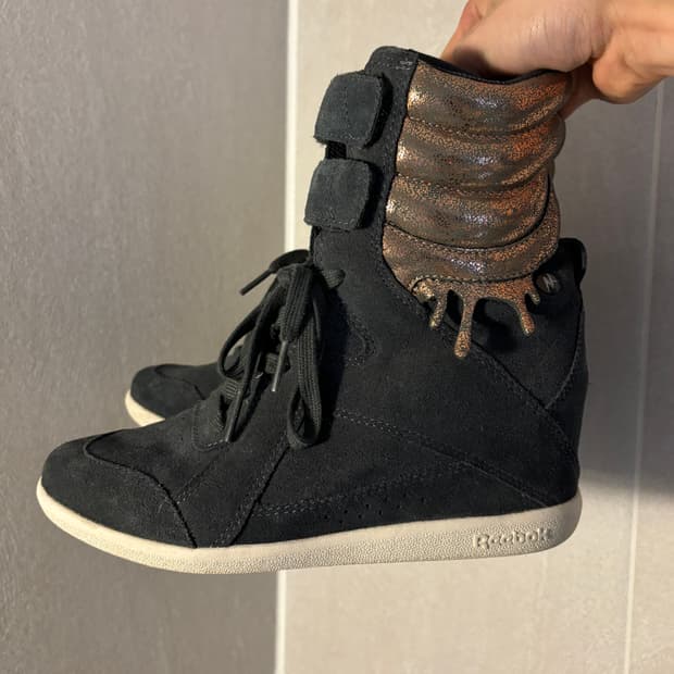 리복 X 앨리샤 키스 스웨이드 인힐 부츠