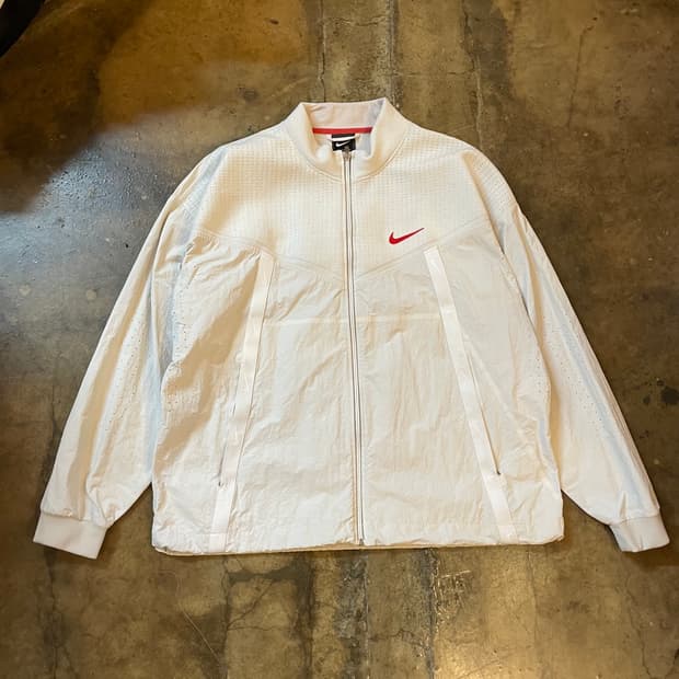 나이키 스우시 펀칭디테일 윈드브레이커 자켓