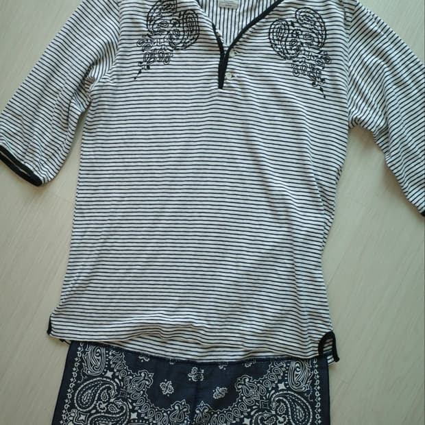 Sasquatchfabrix bandana layered top