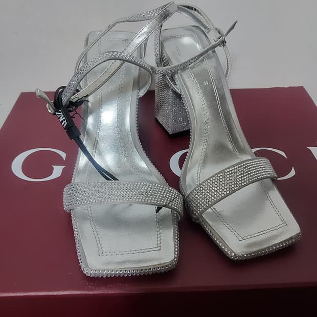 새상품 자라 큐빅 스트랩 하이힐 샌들 샌달  36 230 구두  찐 이쁨