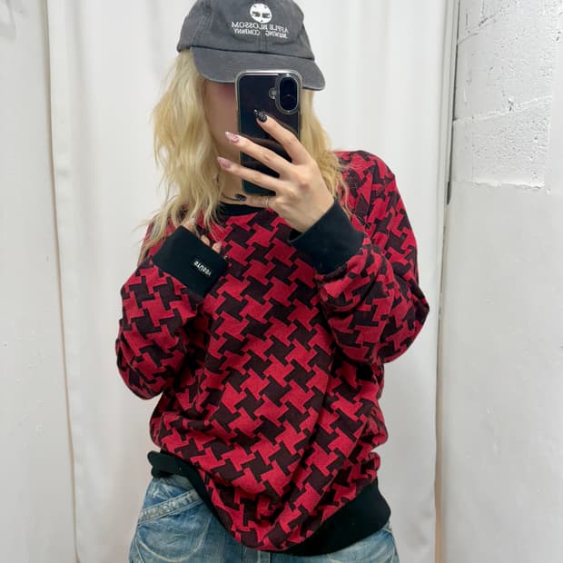 스투시 레드 컬러 하운즈투스 크루넥 스웨터