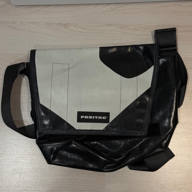 FREITAG 크로스백