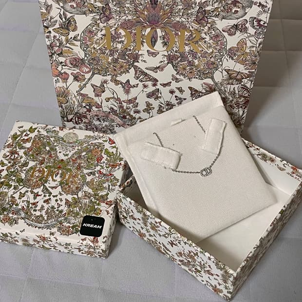 디올 클레어디룬 cd 목걸이 풀박스