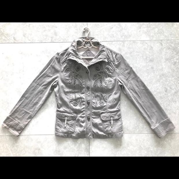 오리엔탈 패턴 코듀 장식 그레이 자켓