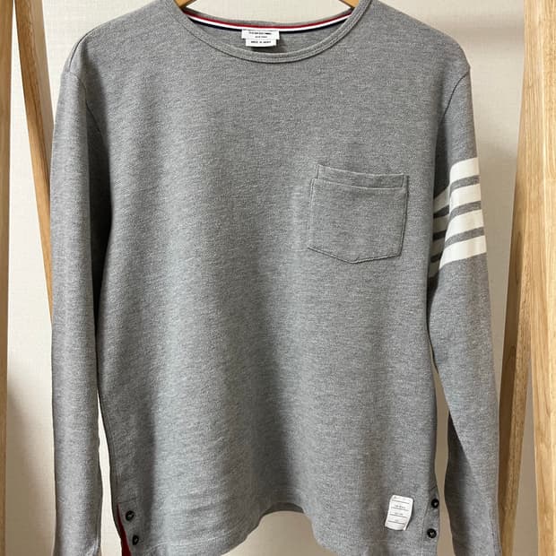 톰브라운 그레이 스트라이프 맨투맨 L사이즈 정품