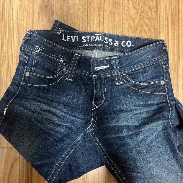 리바이스 부츠컷