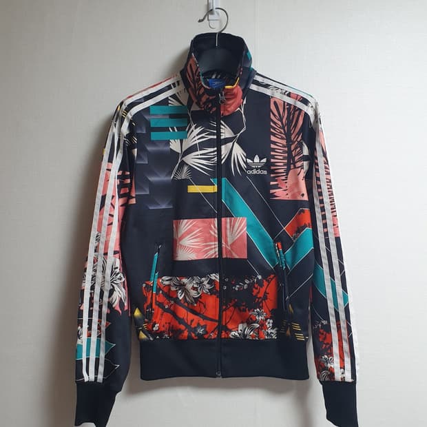 아디다스 파이어버드 트랙탑 트로피컬 패턴 90