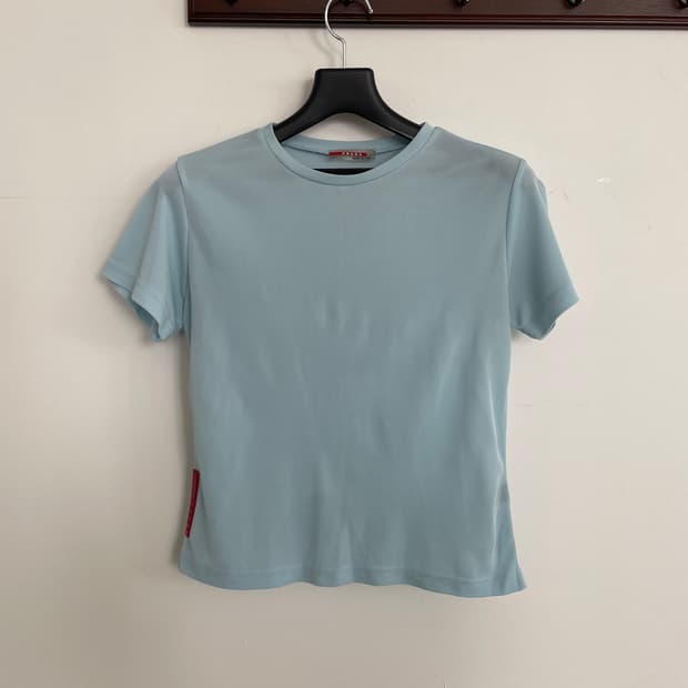 프라다 스포츠 하늘색 반팔 티셔츠