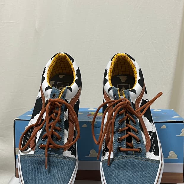 Vans x Toy Story Old Skool Woody 275