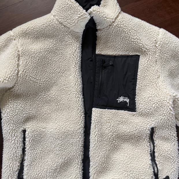 스투시 8볼 리버시블 후리스