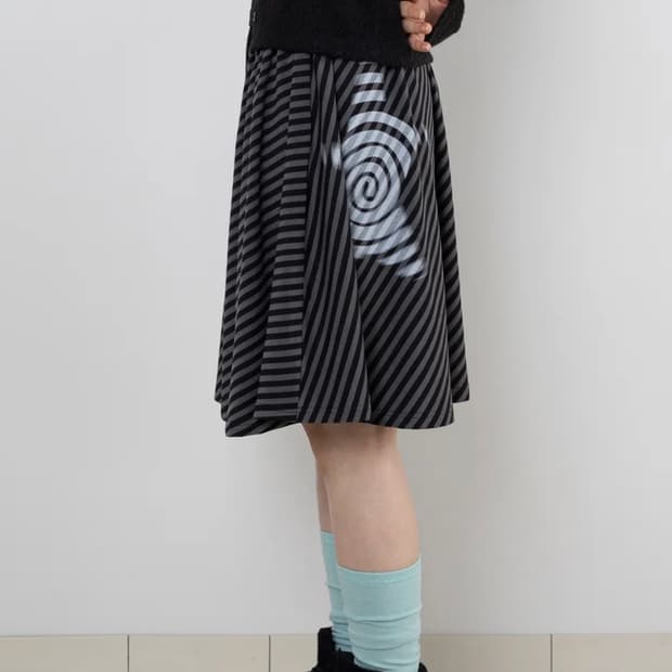 웹하우스 스트라이프 트위스터 스타 스커트 - 차콜